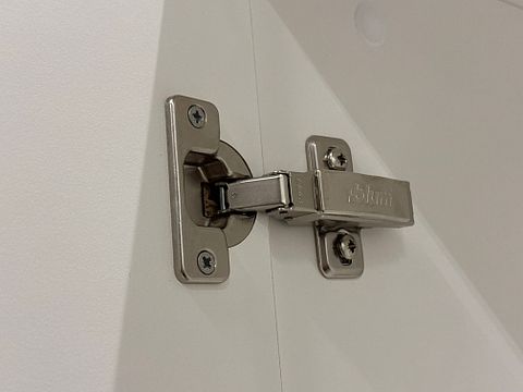 Image 8/8