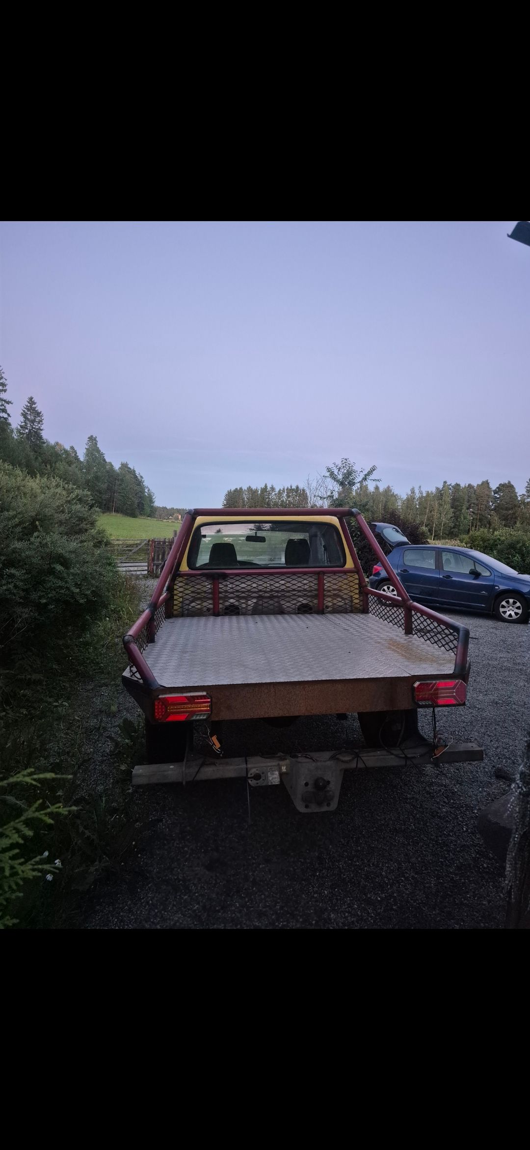 Image 6/10