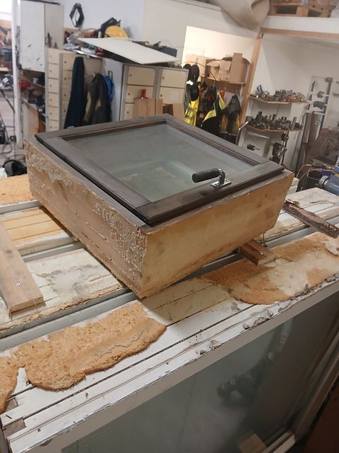 Image 3/3