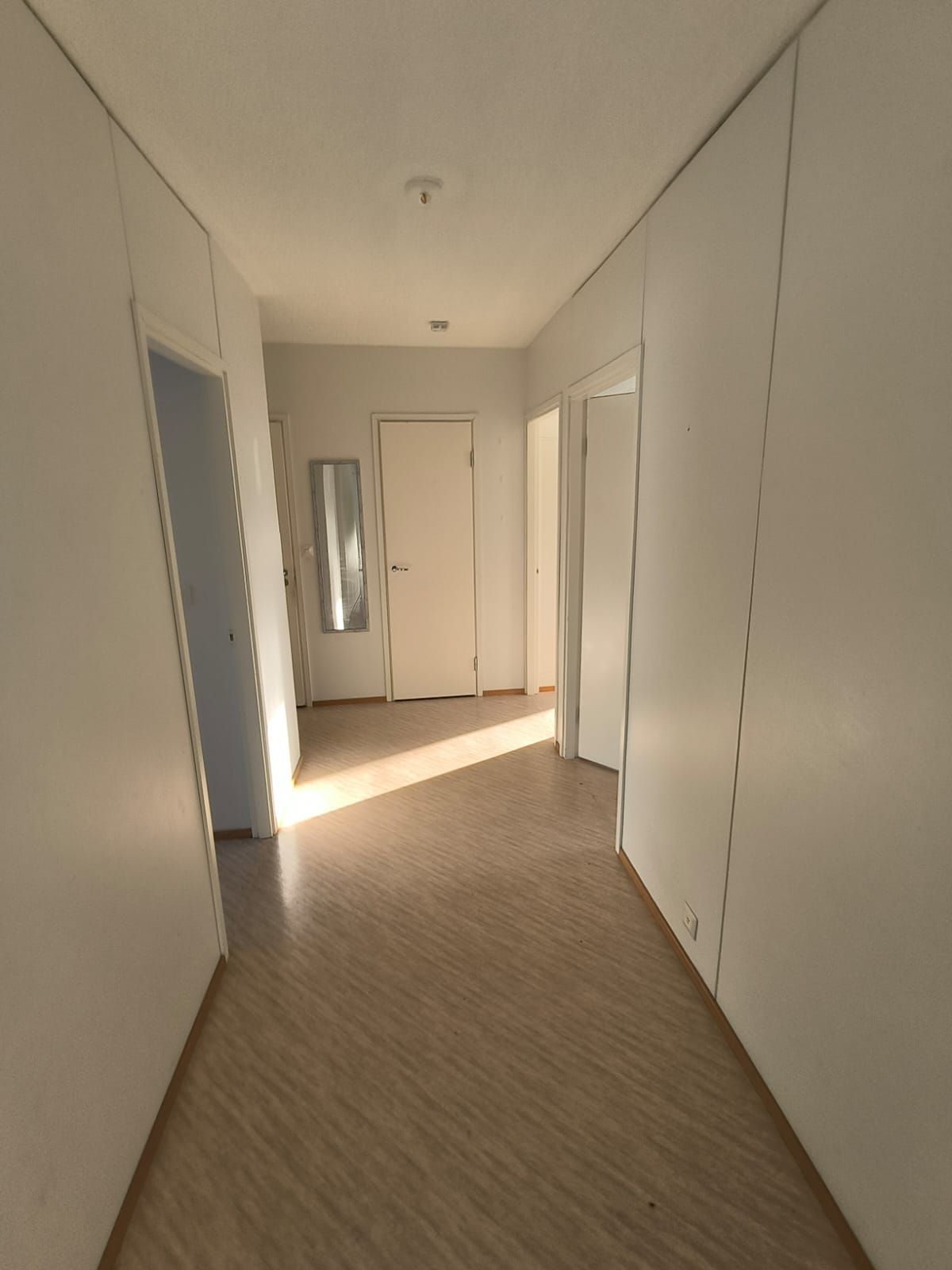 Image 3/20