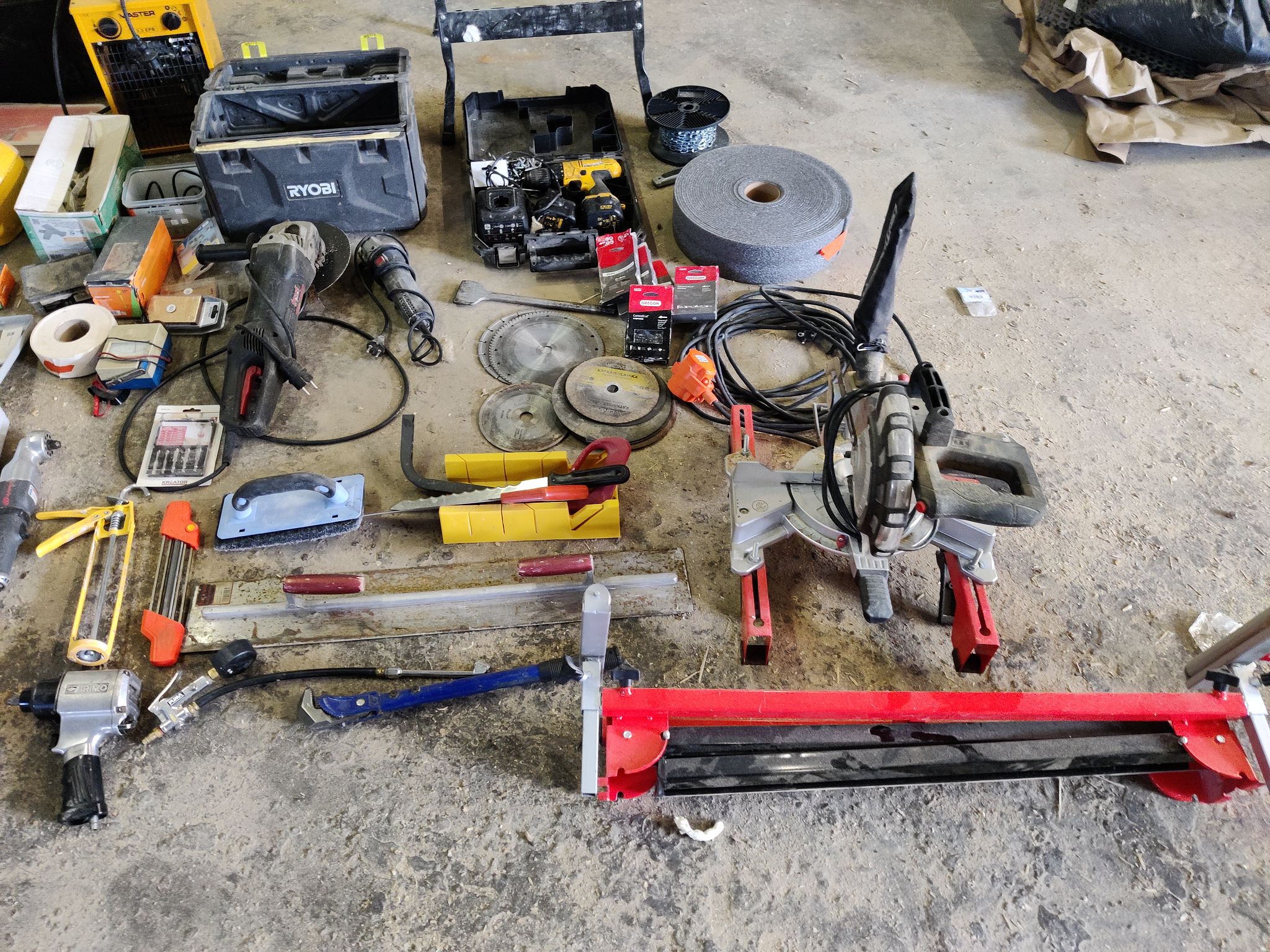 Image 2/32