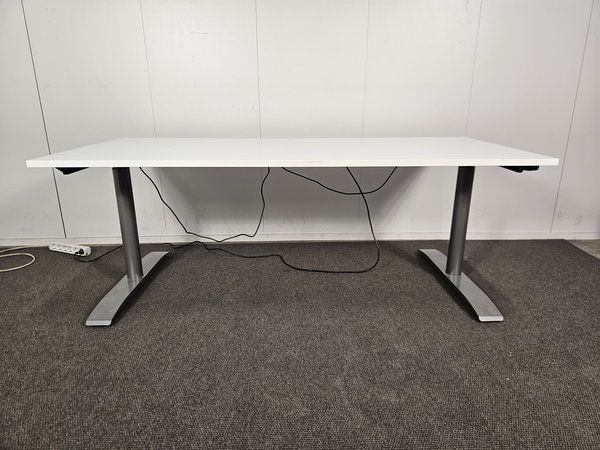 Image 5/8