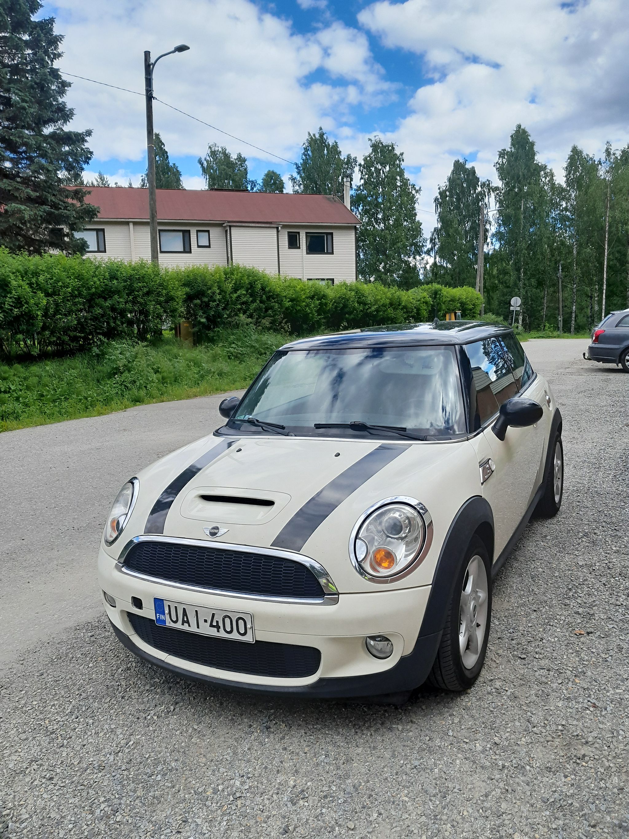 Image 1/15