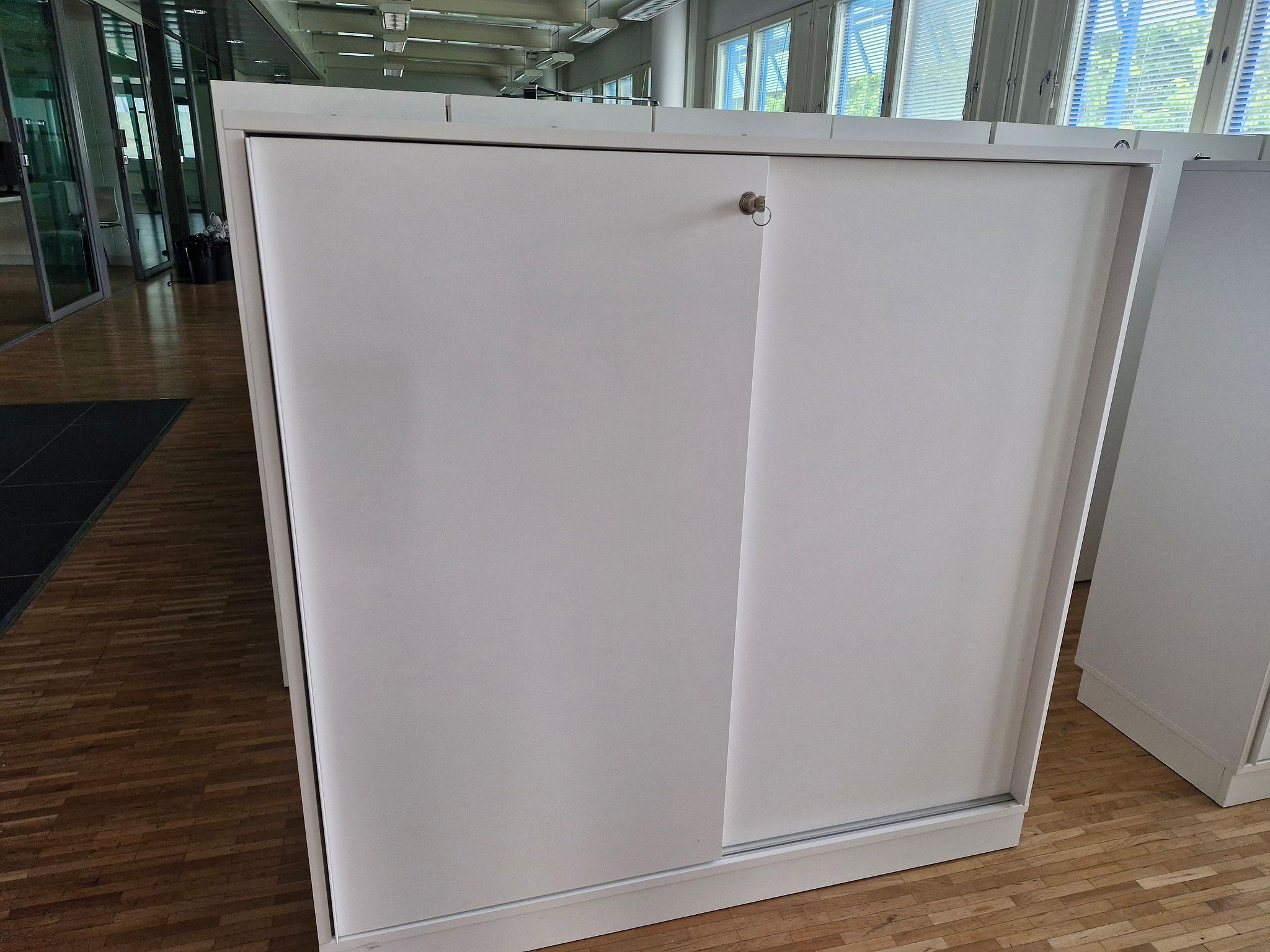 Image 1/3