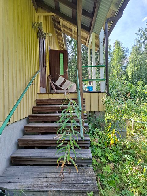 Image 6/142