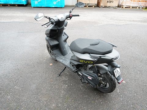 Image 3/9