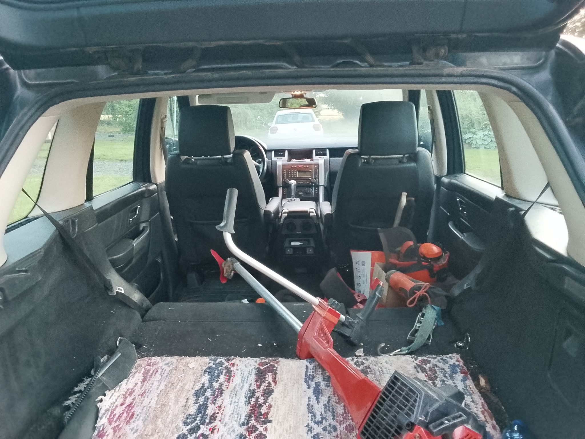 Image 8/10