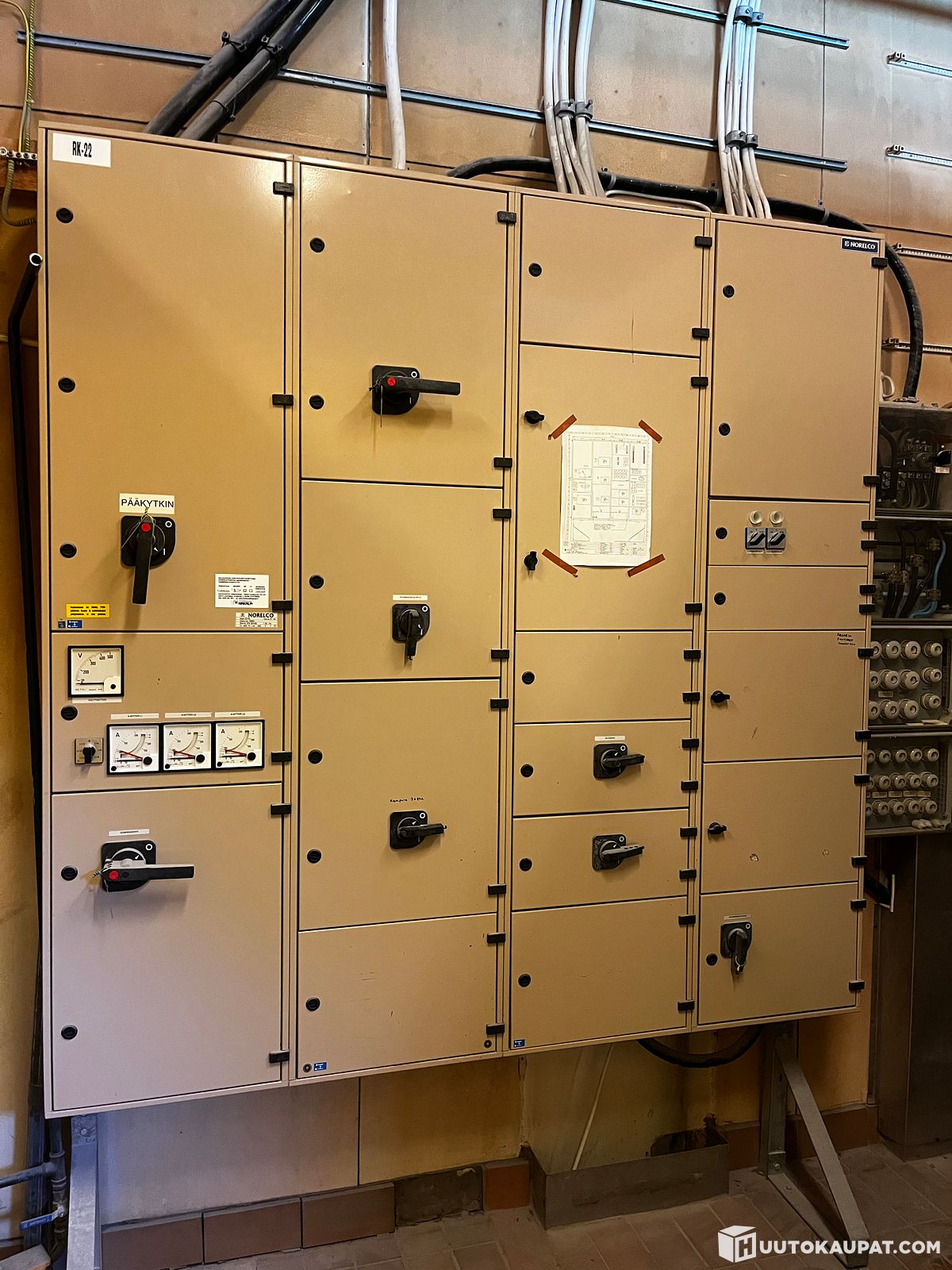 norelco-ehr-400a-s-hk-kaappi-sastamala-huutokaupat