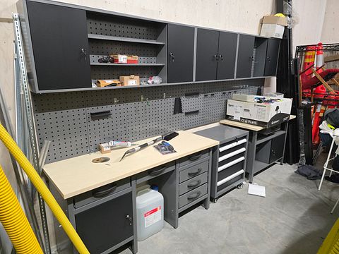 Image 1/15