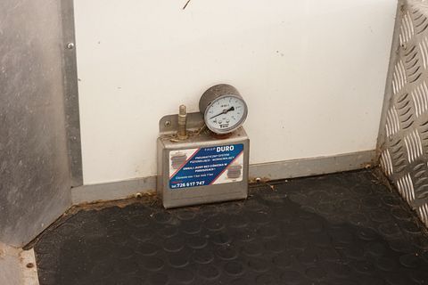 Image 17/28