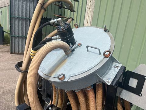Image 5/8
