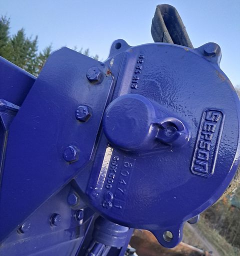 Image 2/4