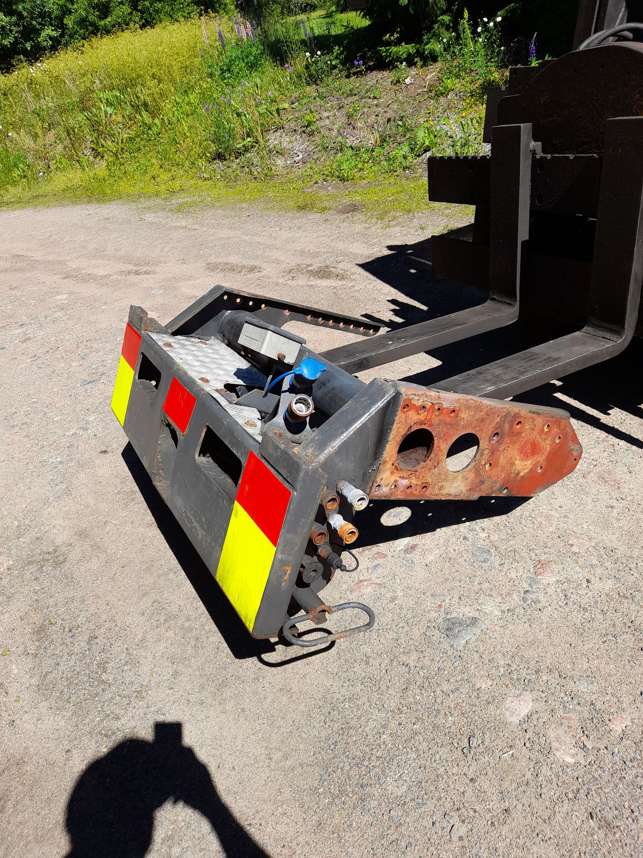 Image 1/2