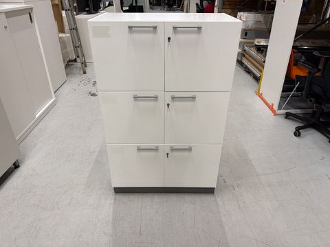 Image 1/8