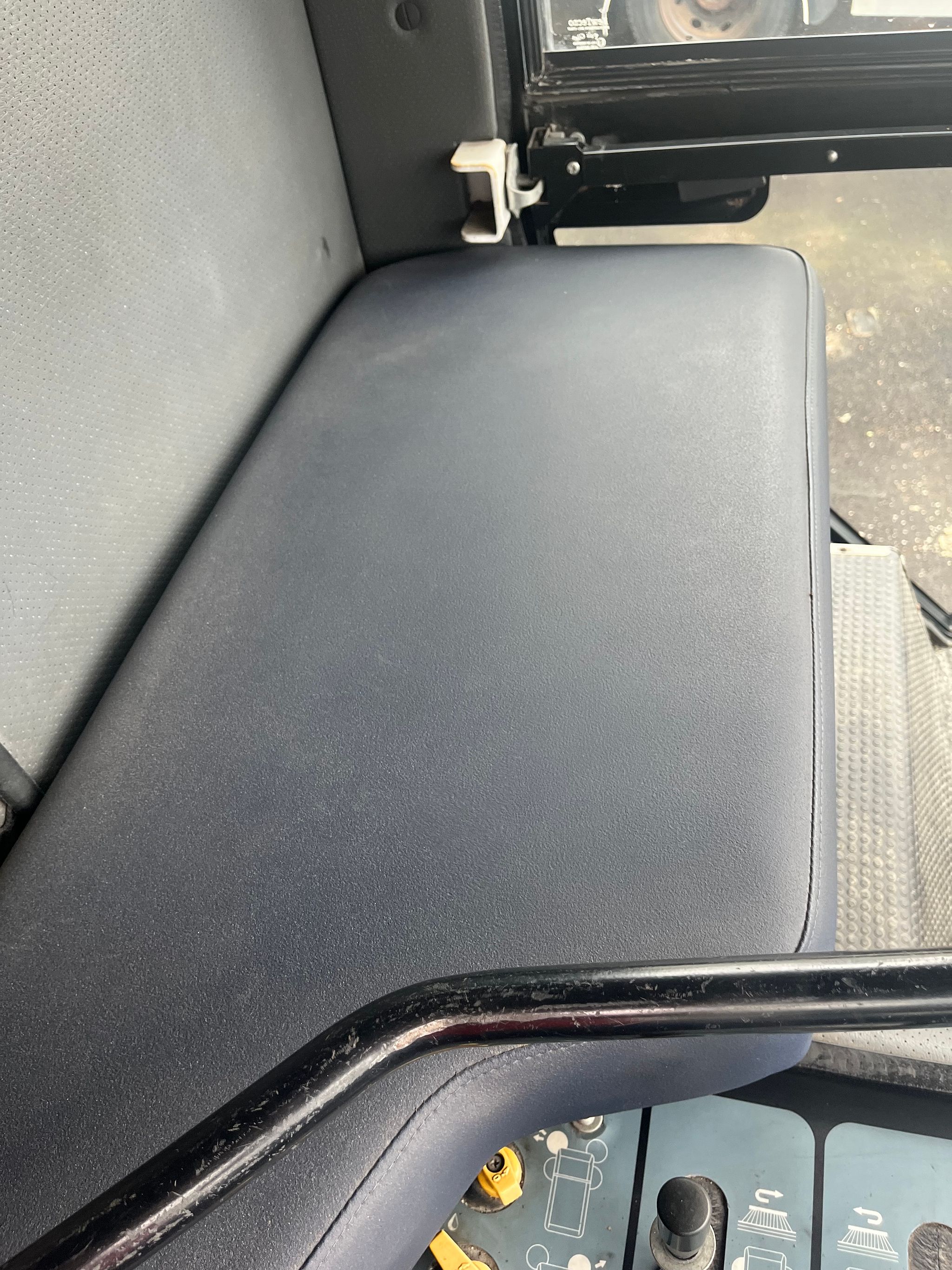 Image 6/11