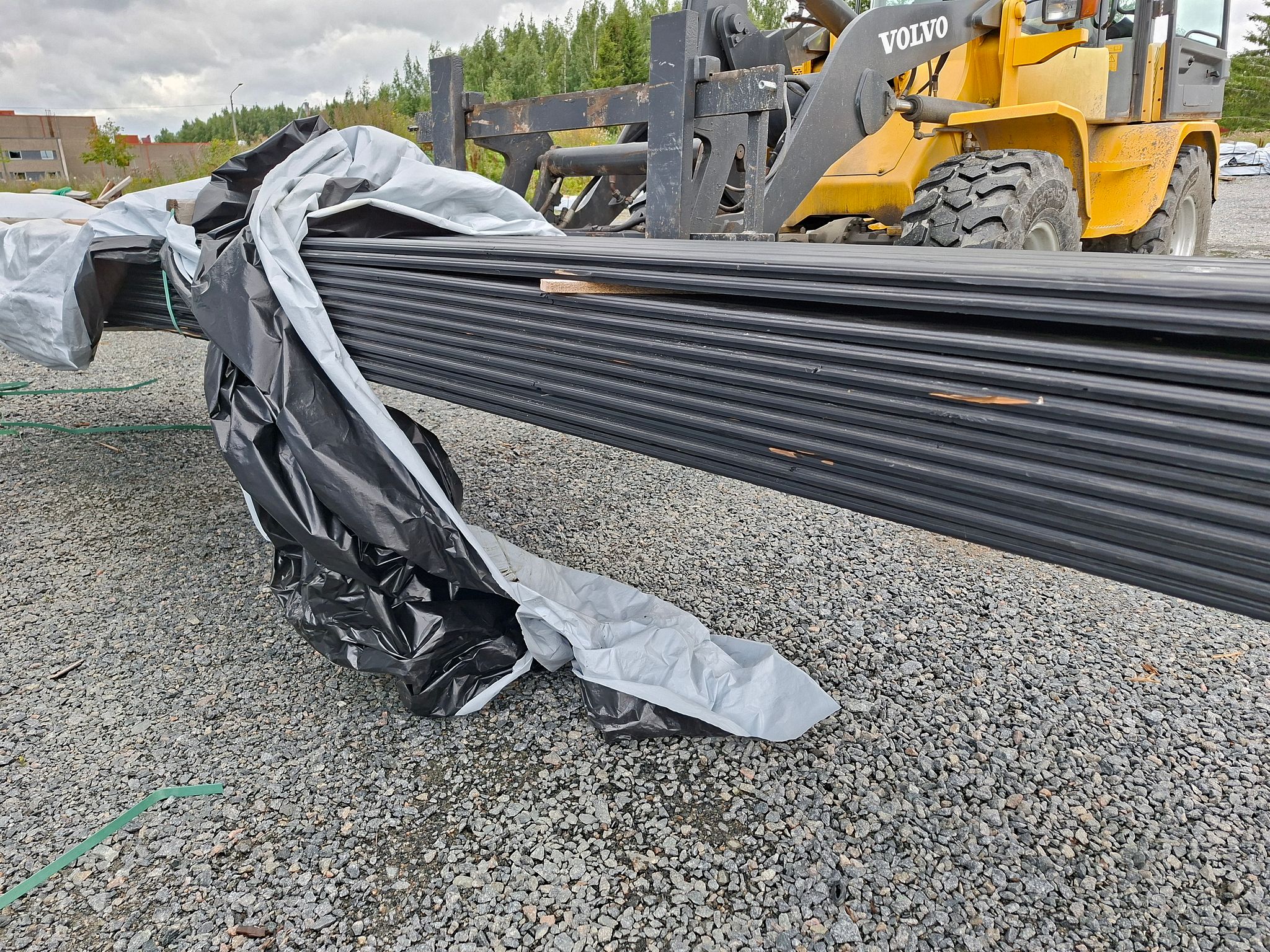 Image 4/4