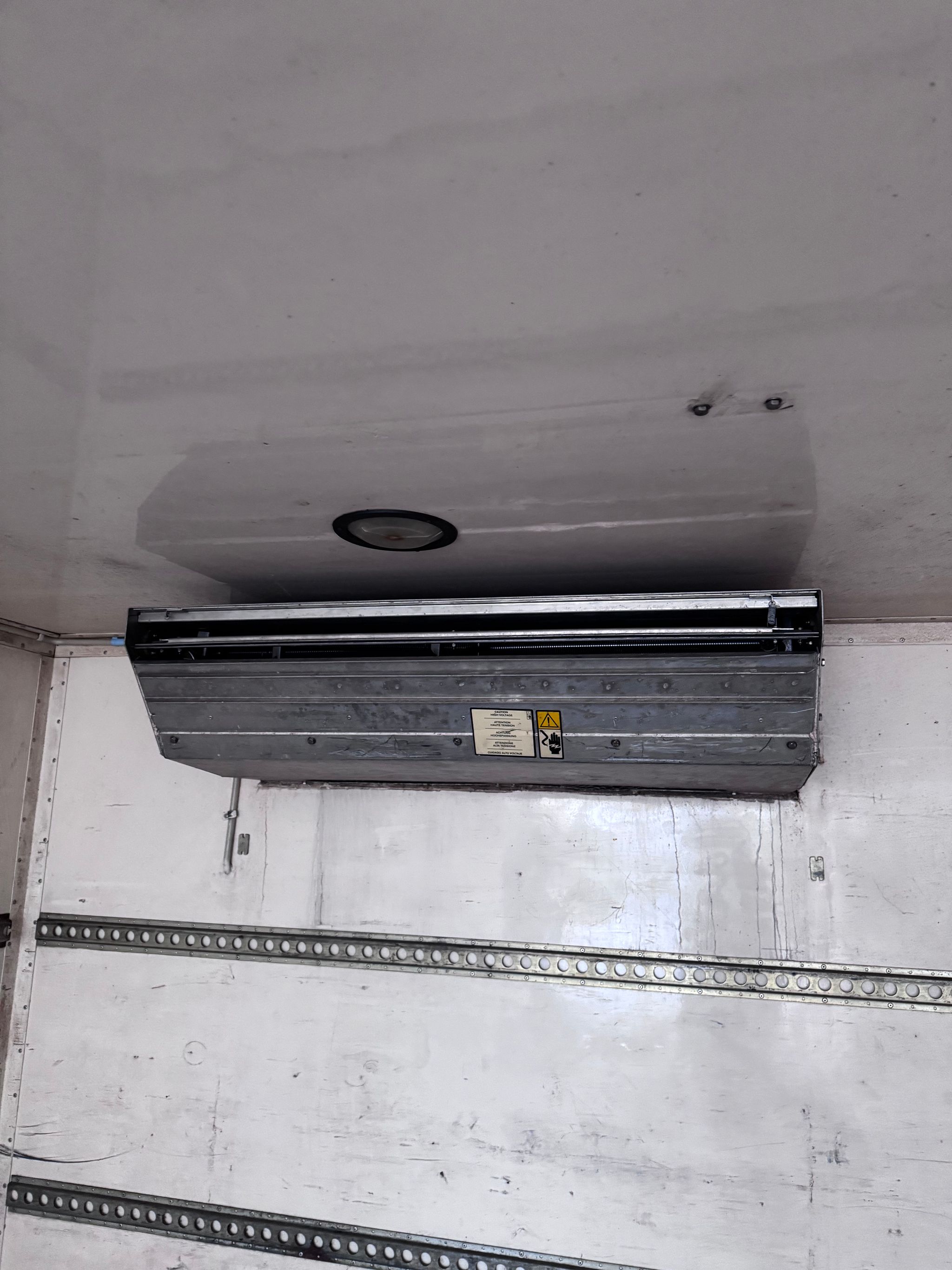 Image 6/10