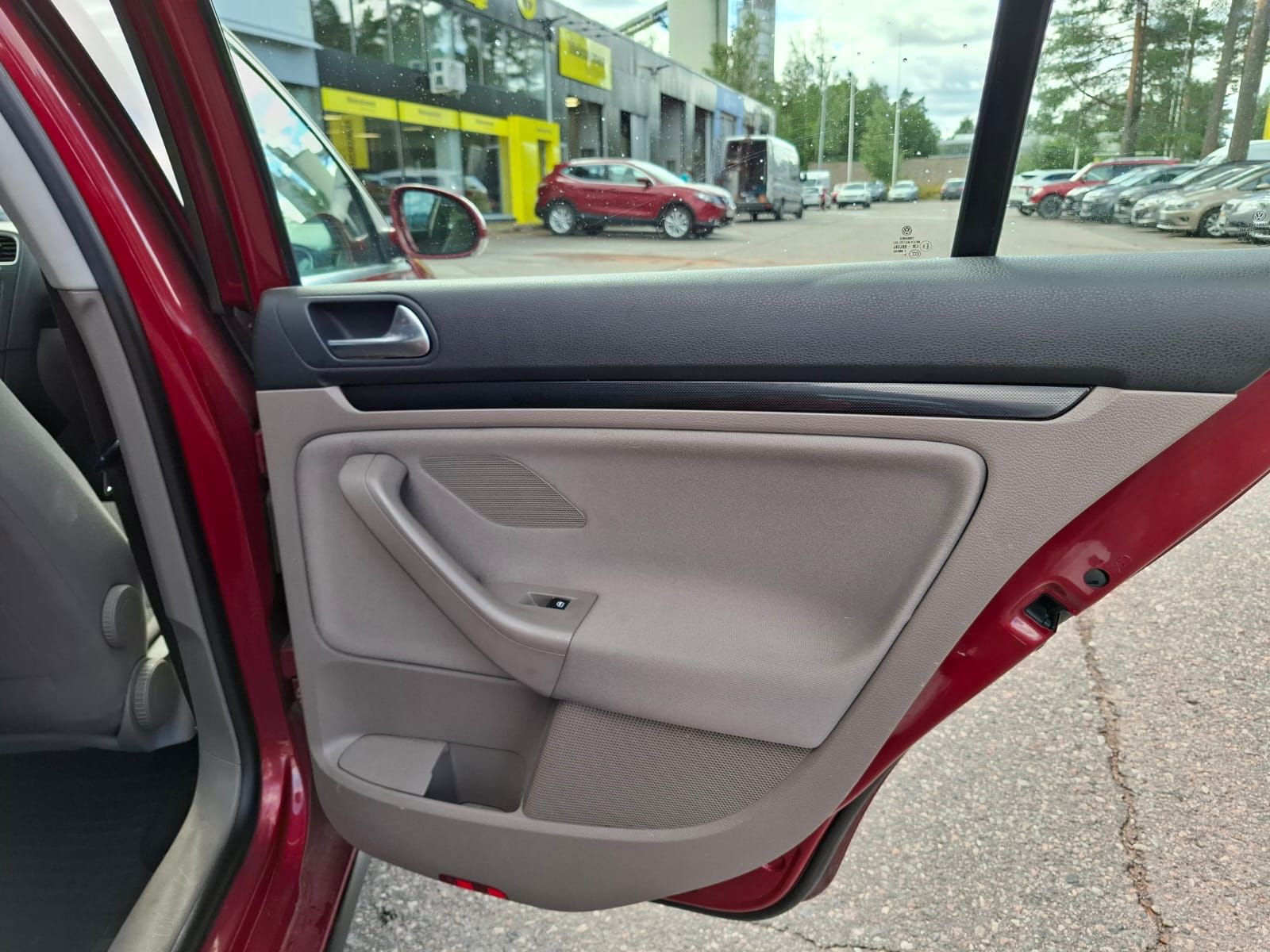 Image 26/52