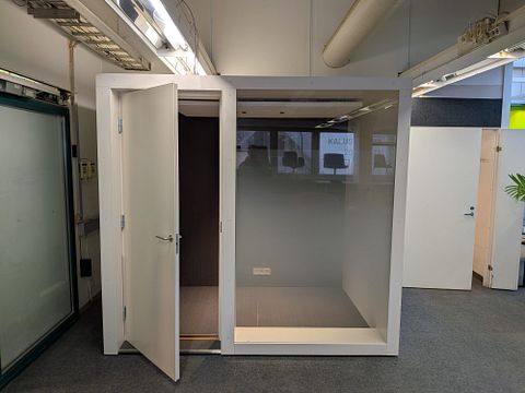 Image 1/9