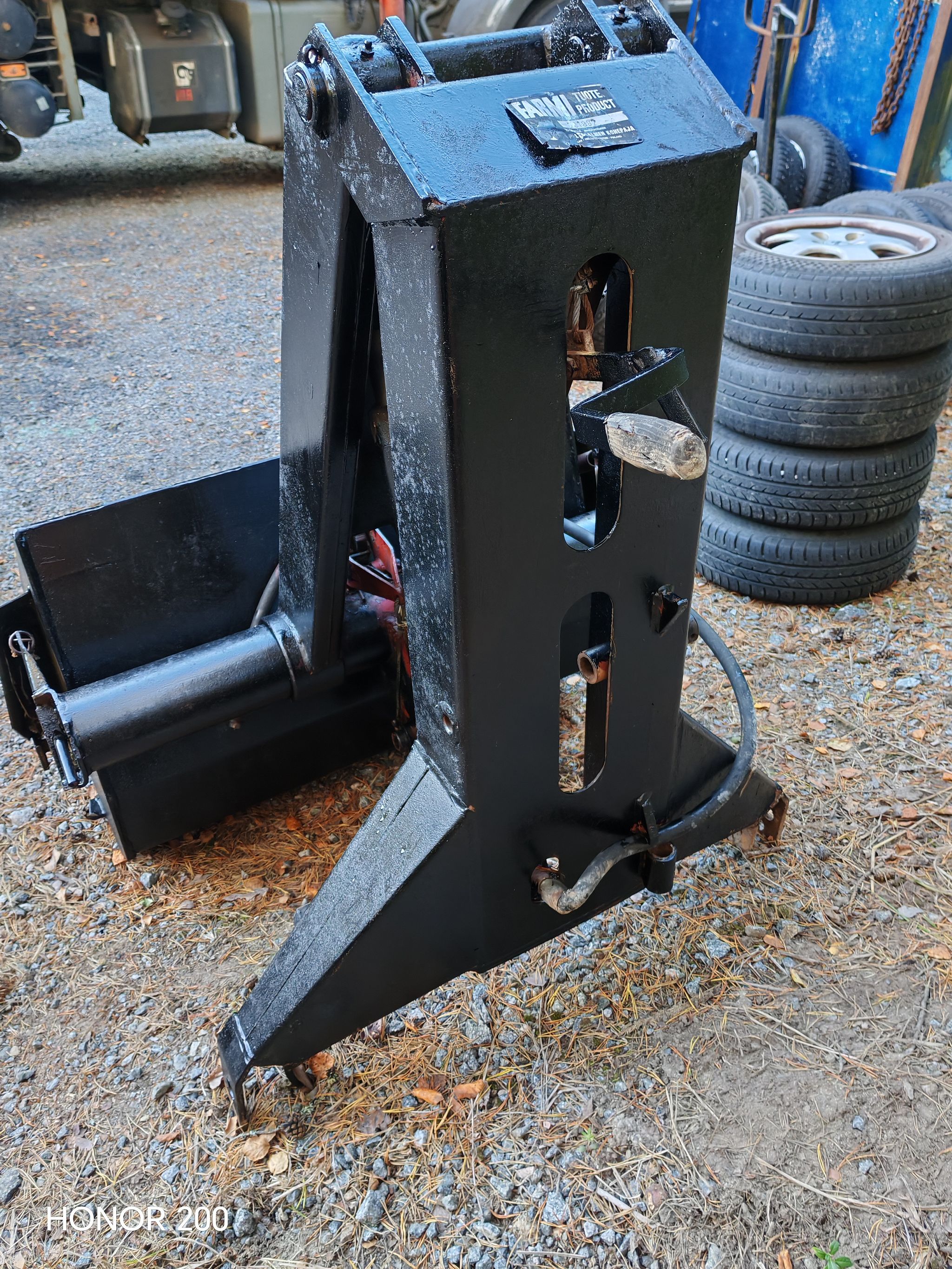 Image 4/8