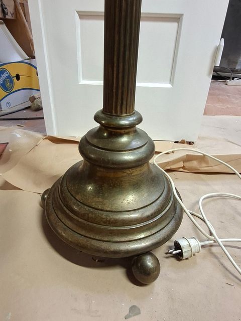Image 2/8