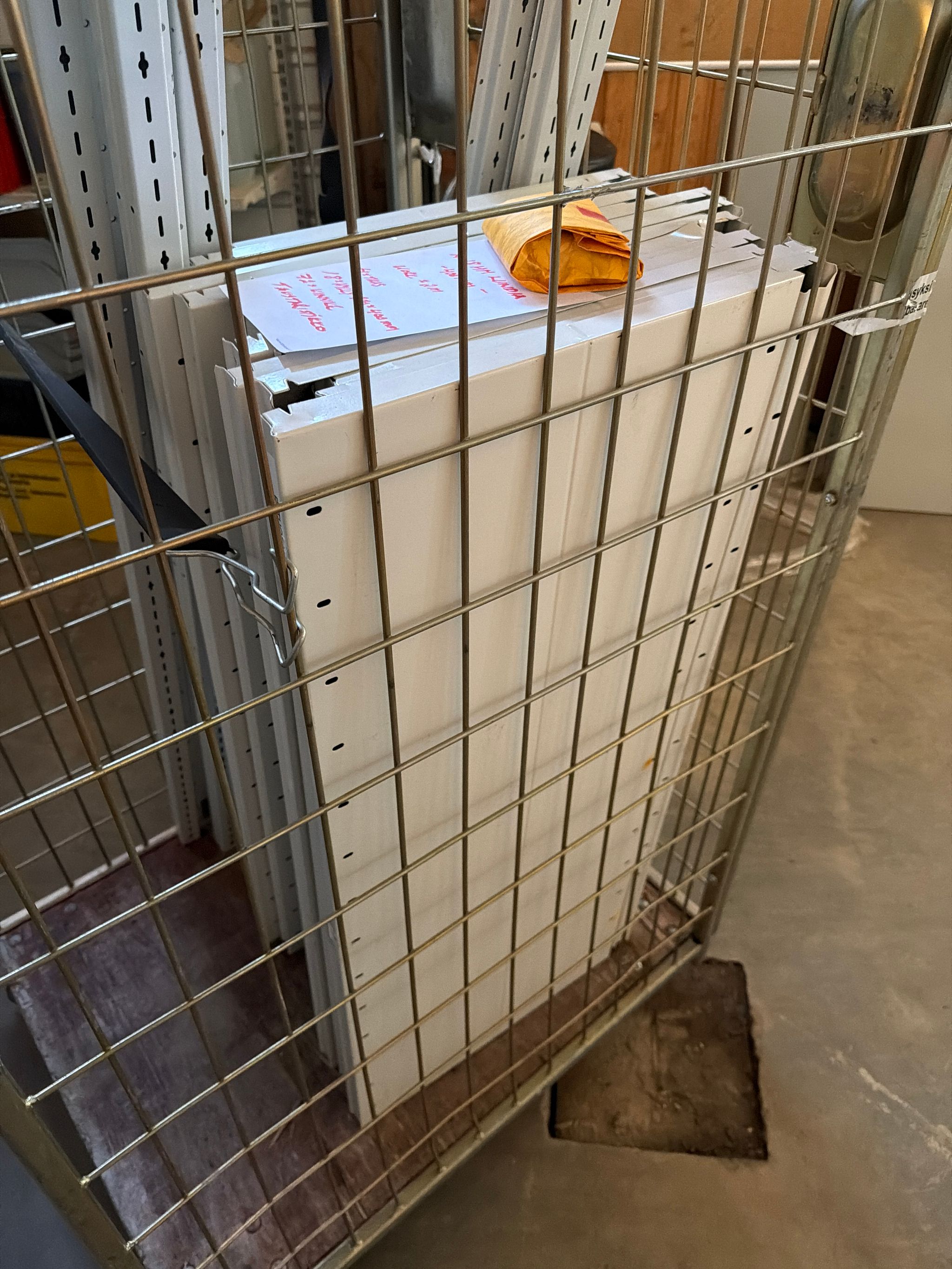 Image 6/8