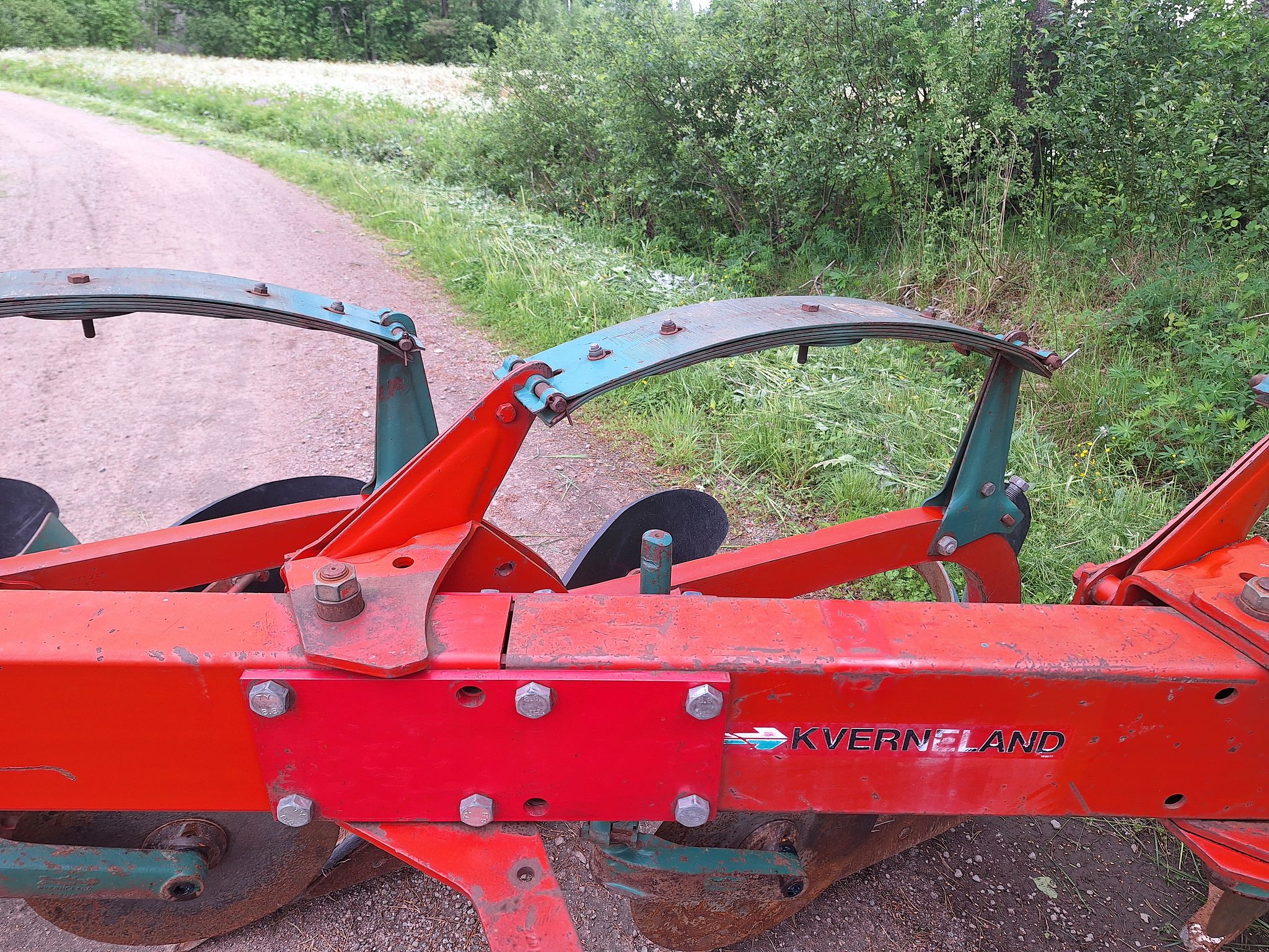 Image 8/12