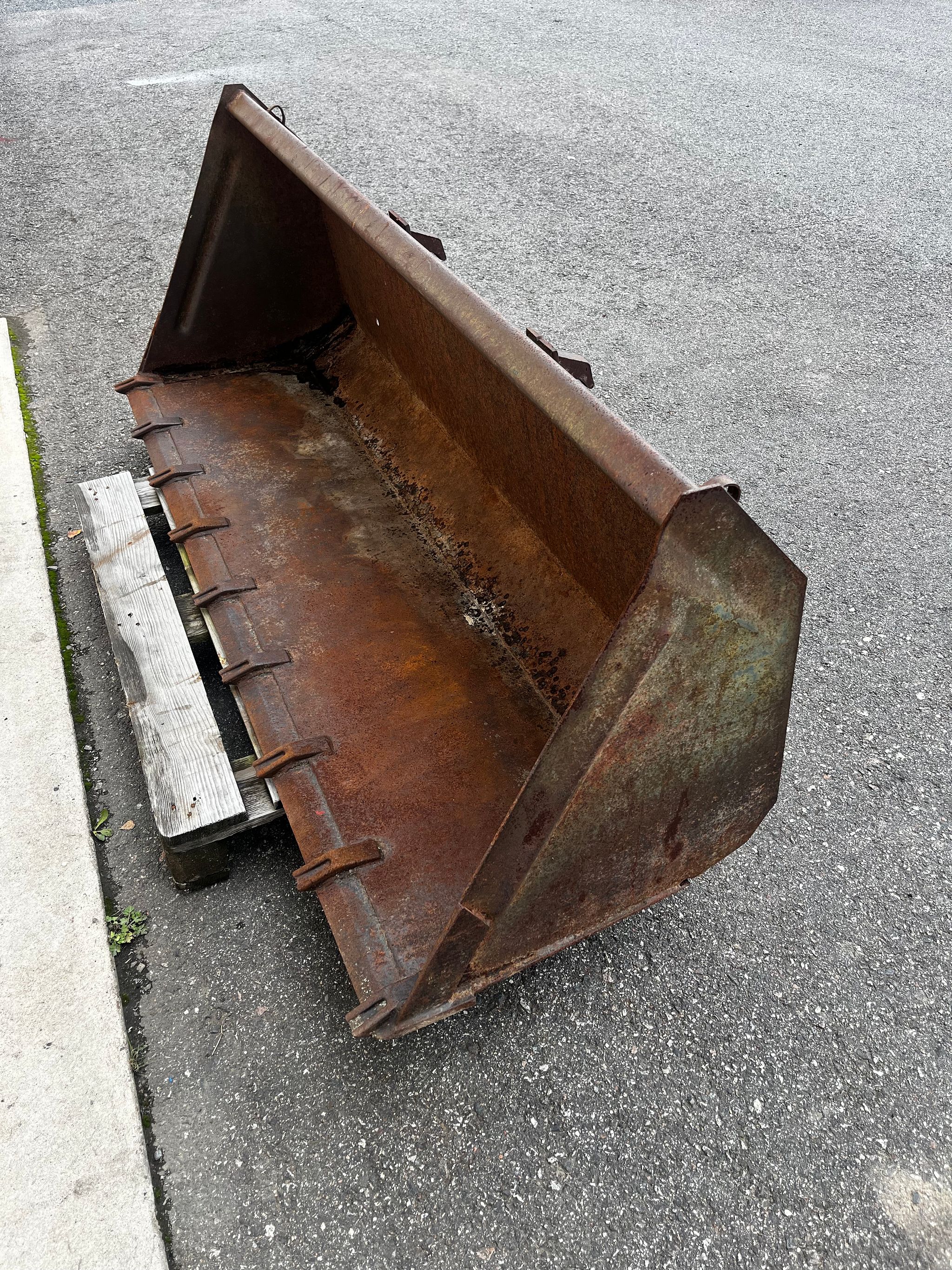 Image 4/7