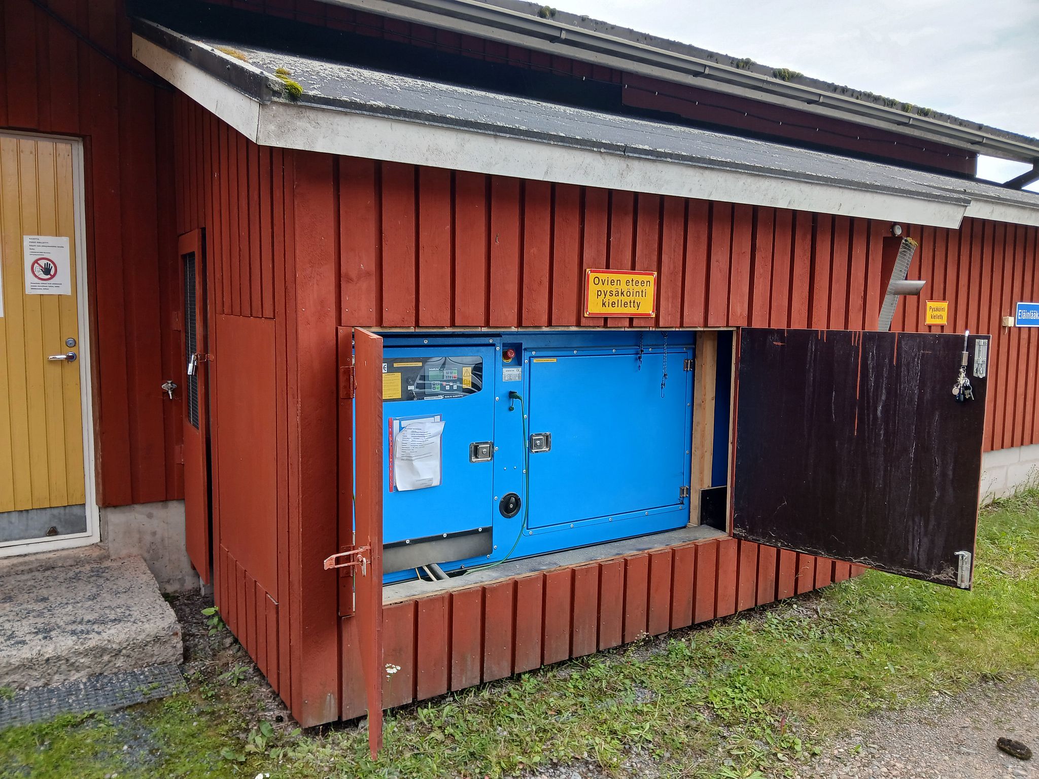Image 8/15