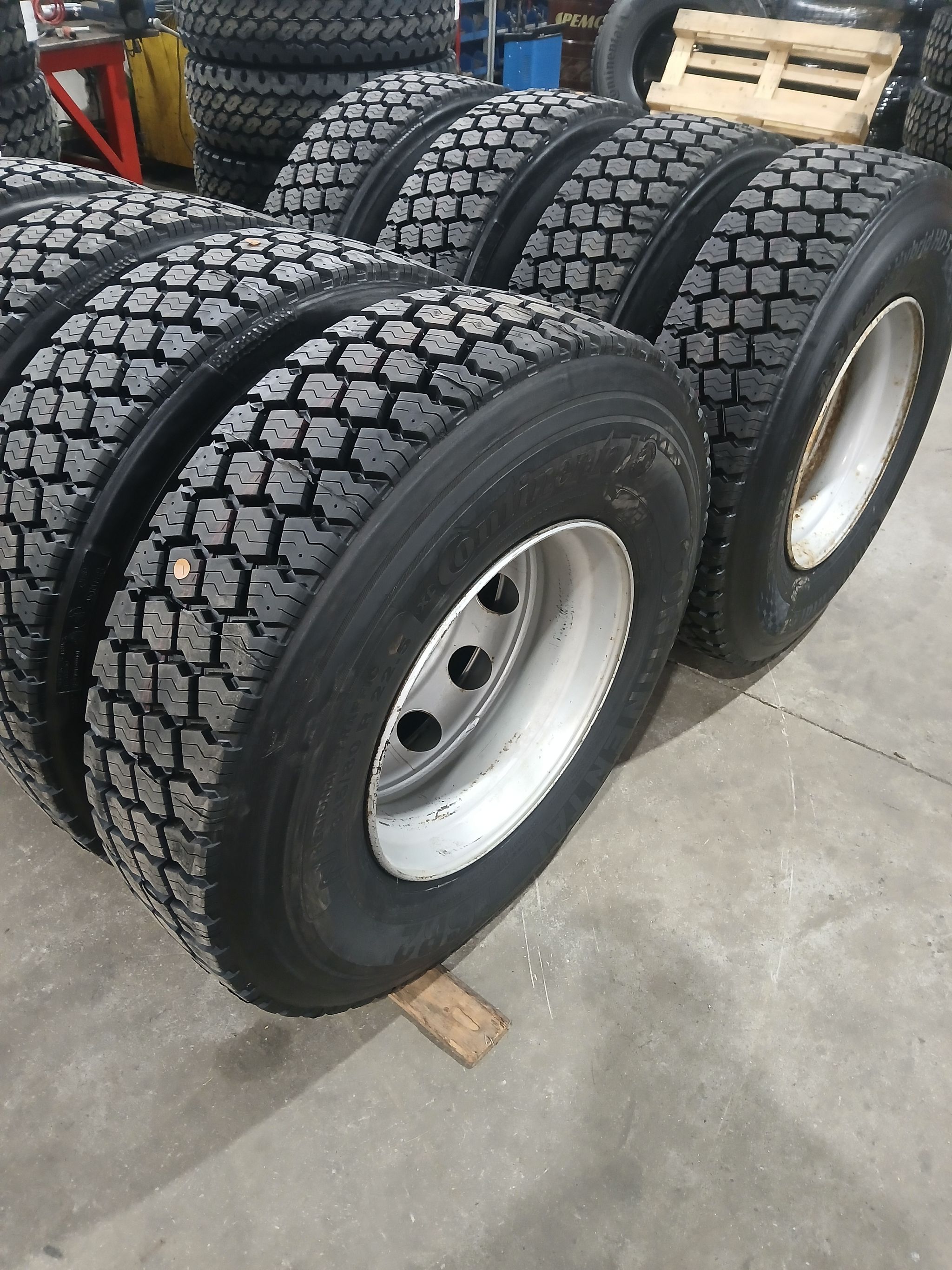 Image 7/9