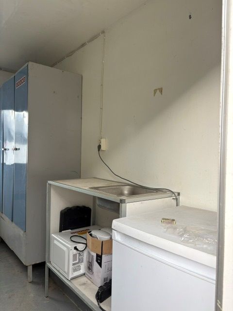 Image 5/8