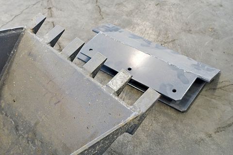 Image 3/8