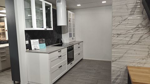 Image 4/10