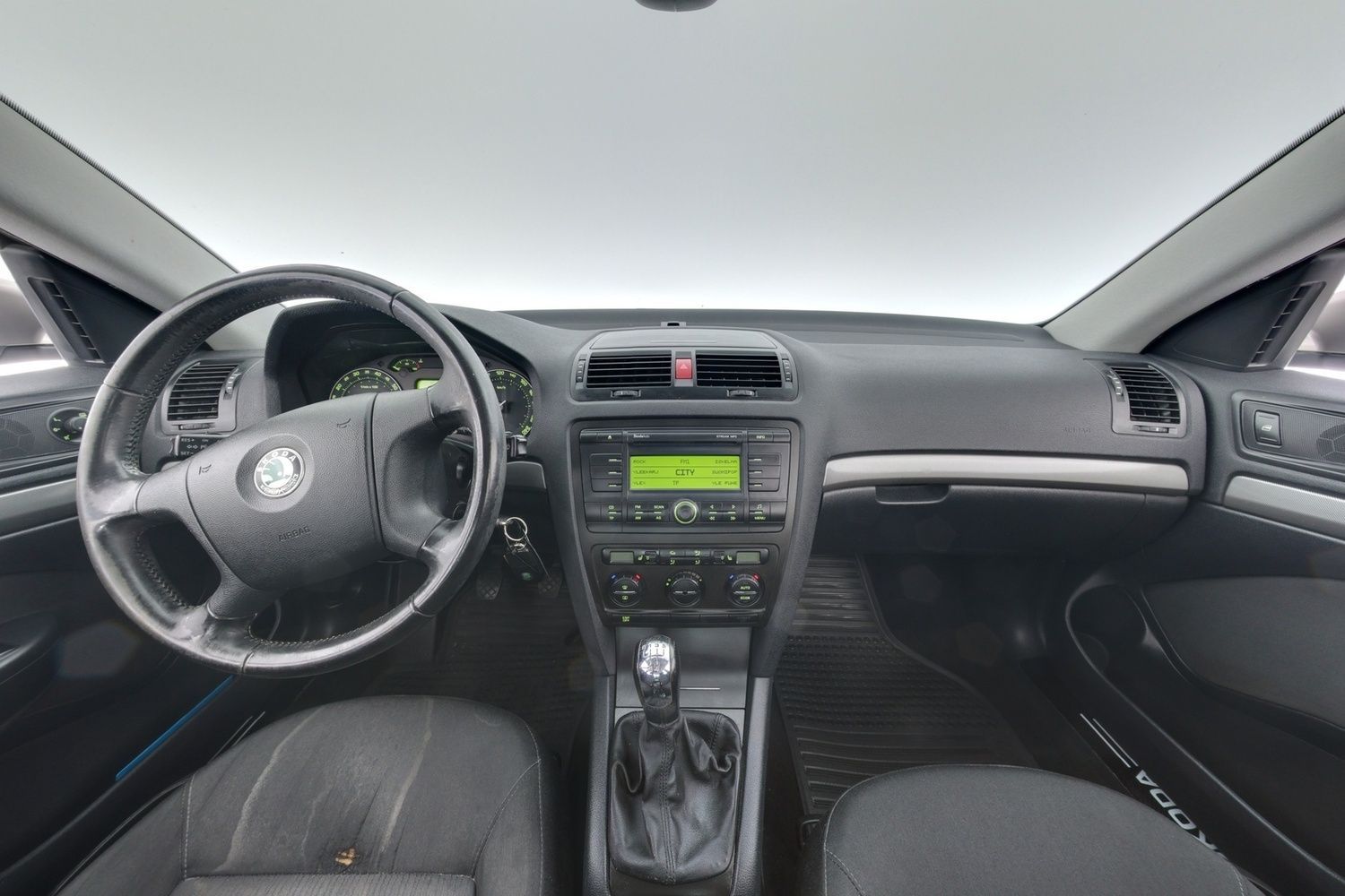 Image 7/33