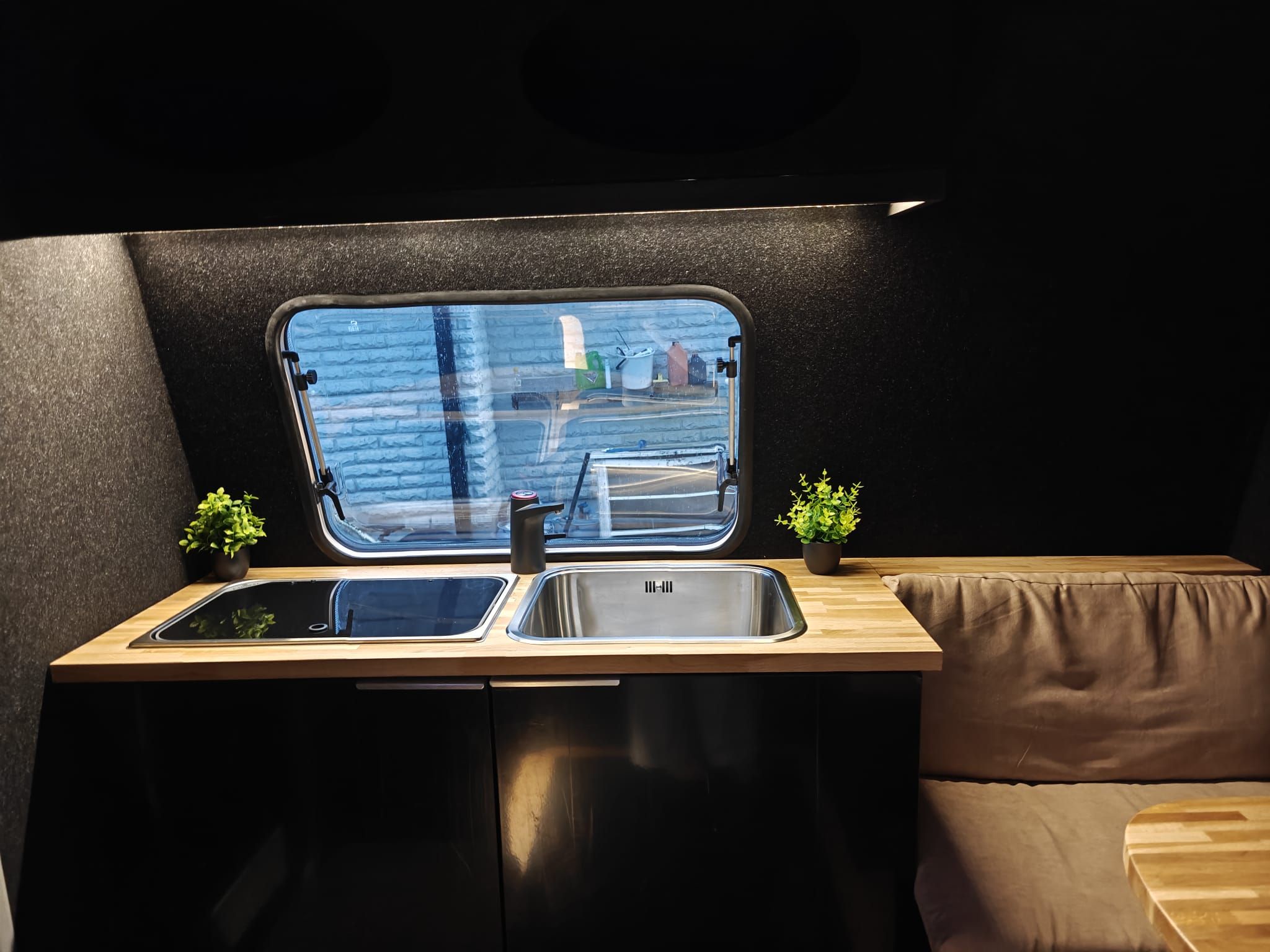 Image 9/27