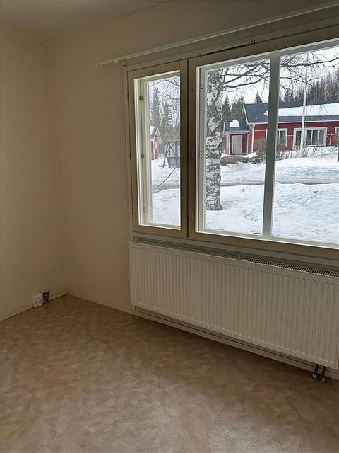 Image 4/10