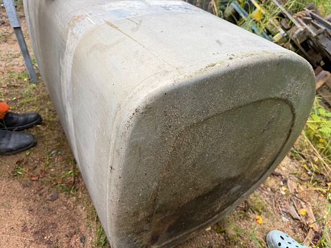 Image 4/4