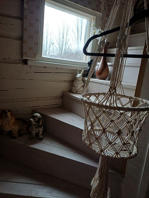 Image 9/12