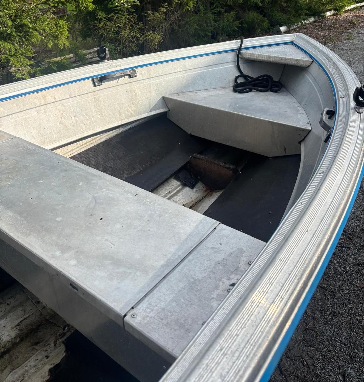 Image 8/15