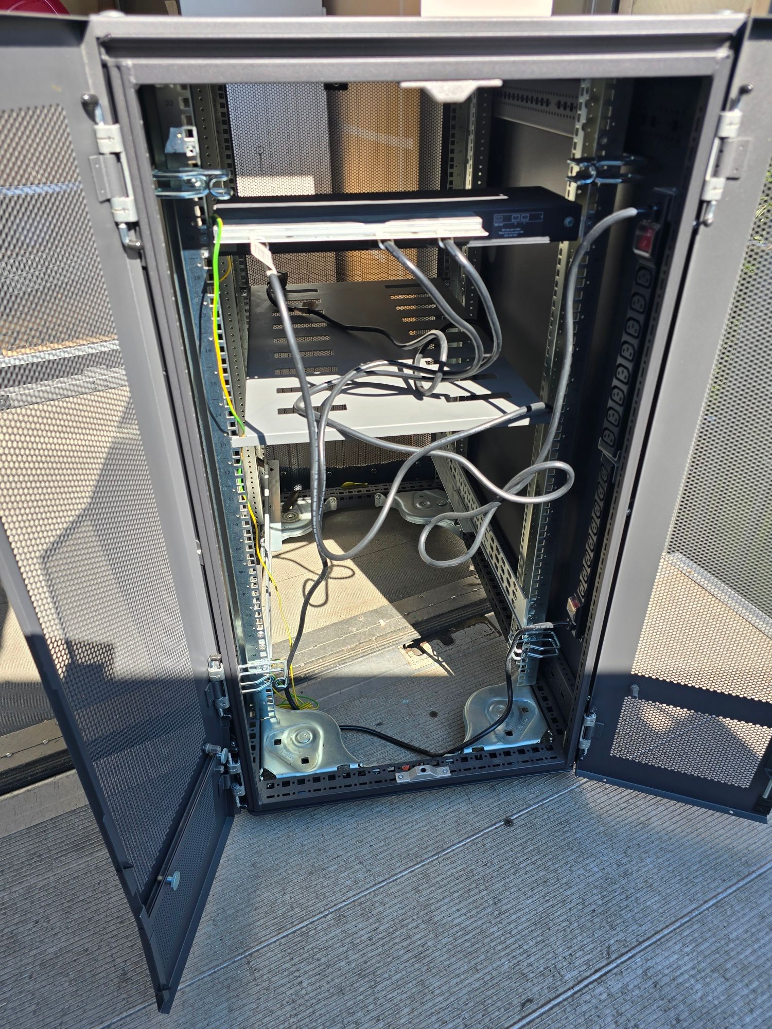 Image 7/8