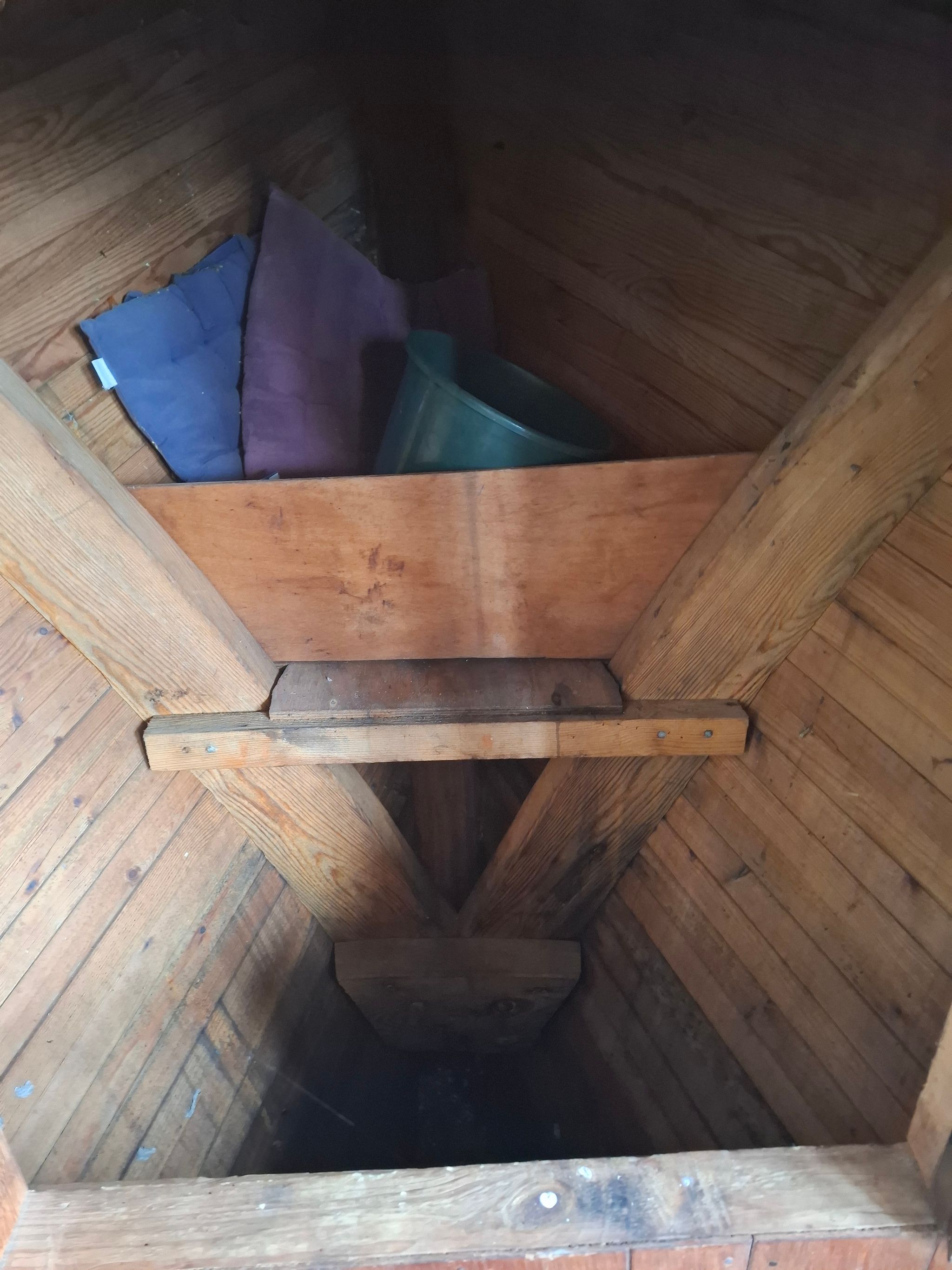 Image 18/32