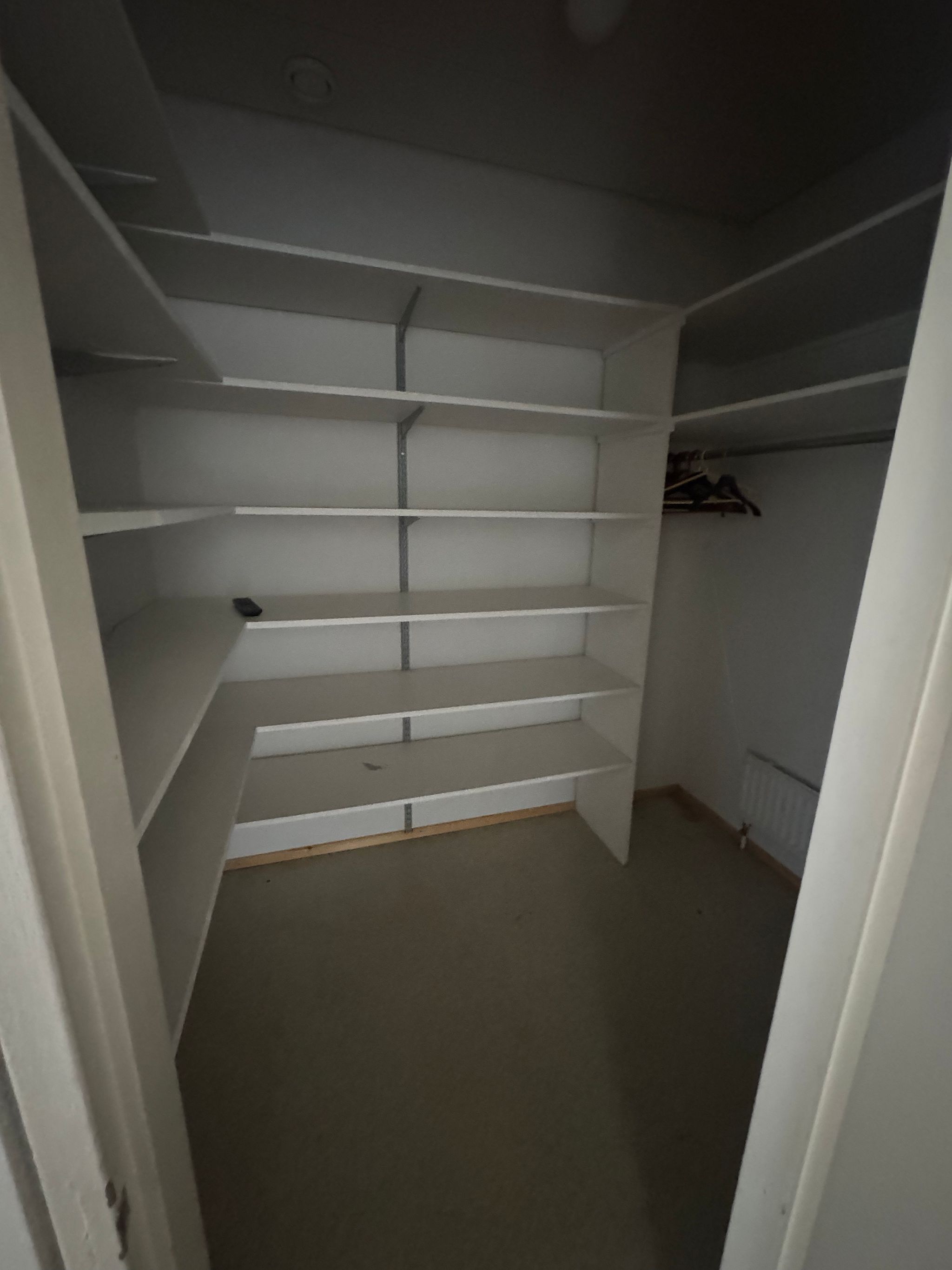 Image 4/9
