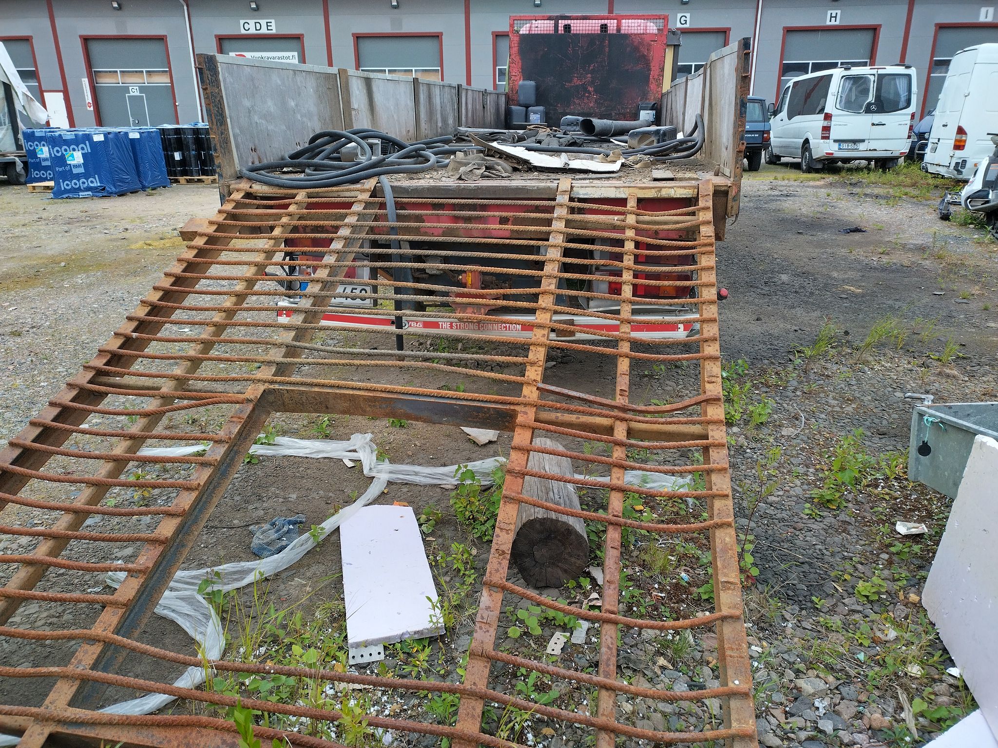 Image 2/13