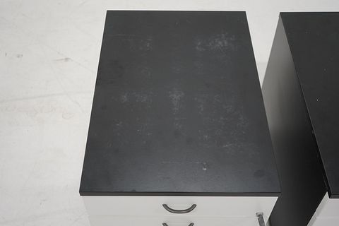 Image 4/10
