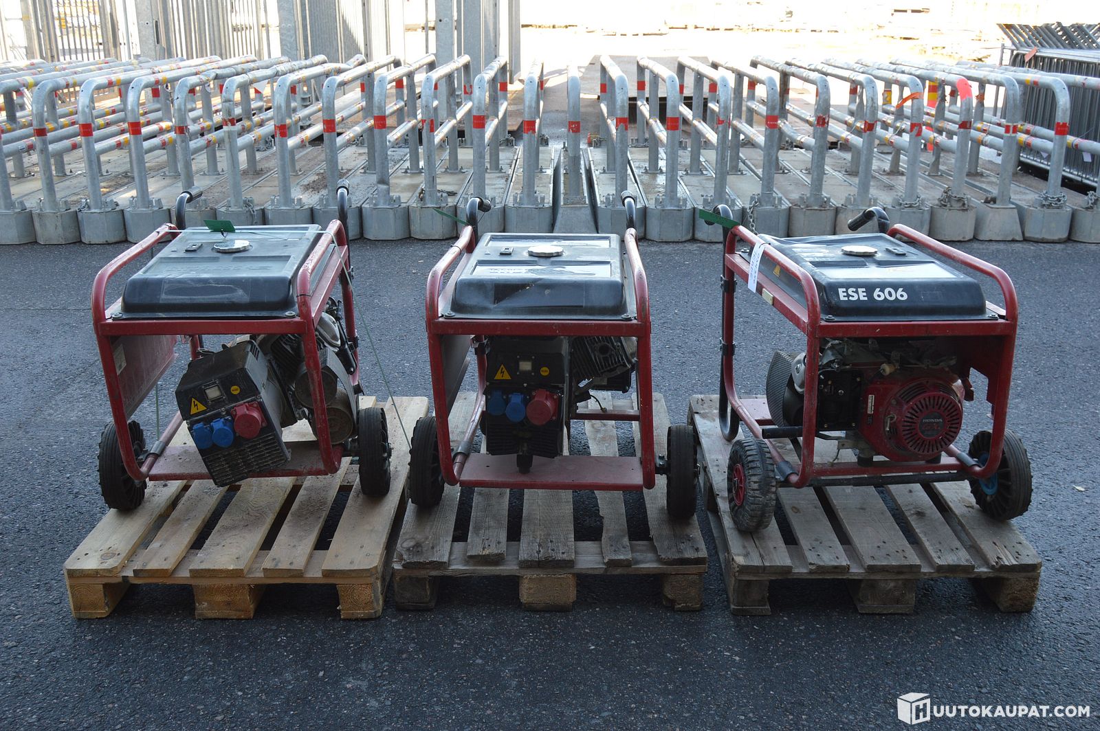 Myynnissä Ramirent Finland Oy:n (y-tunnus 2077956-8) omaisuutta: 3 kpl:tta Endress Power ESE 606 DHS GT generaattori (erä 7573), Hyvinkää的来源图片