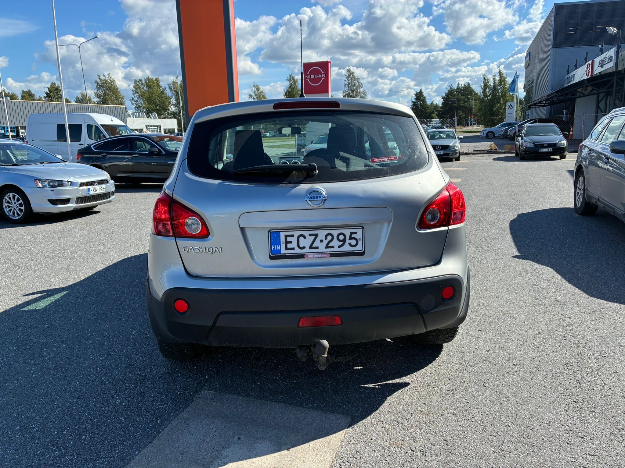 Image 2/15