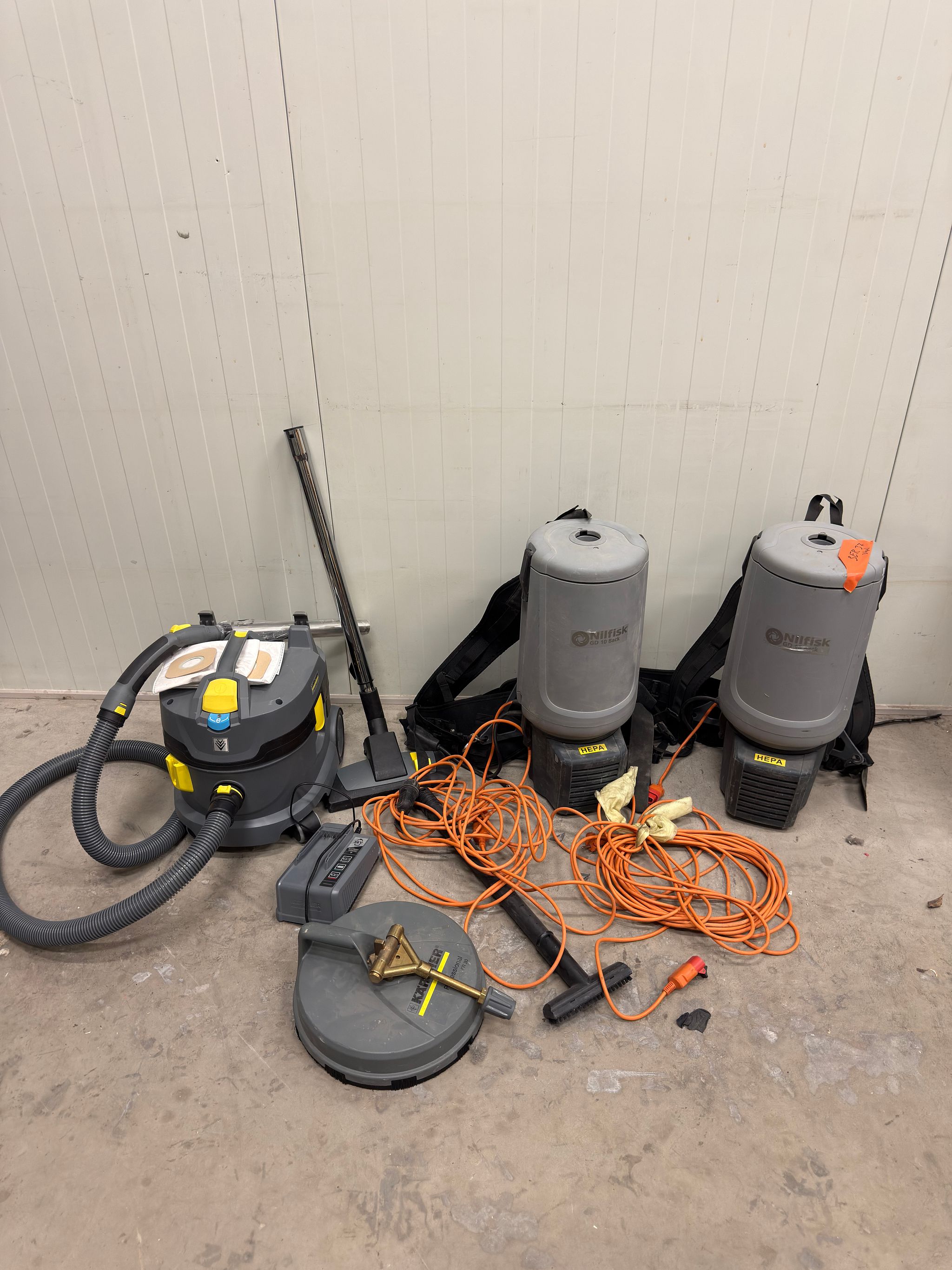 Image 1/22