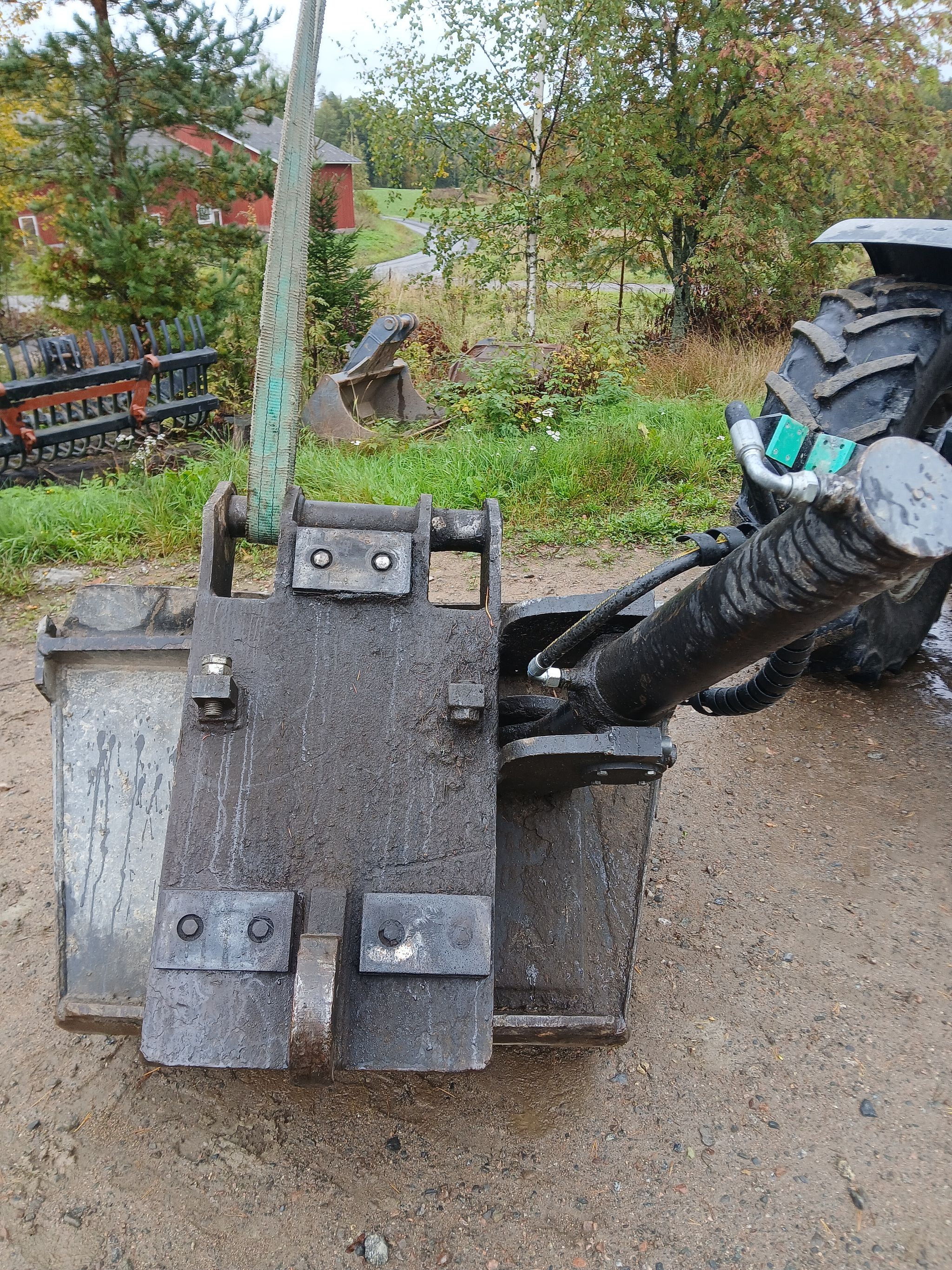 Image 4/5