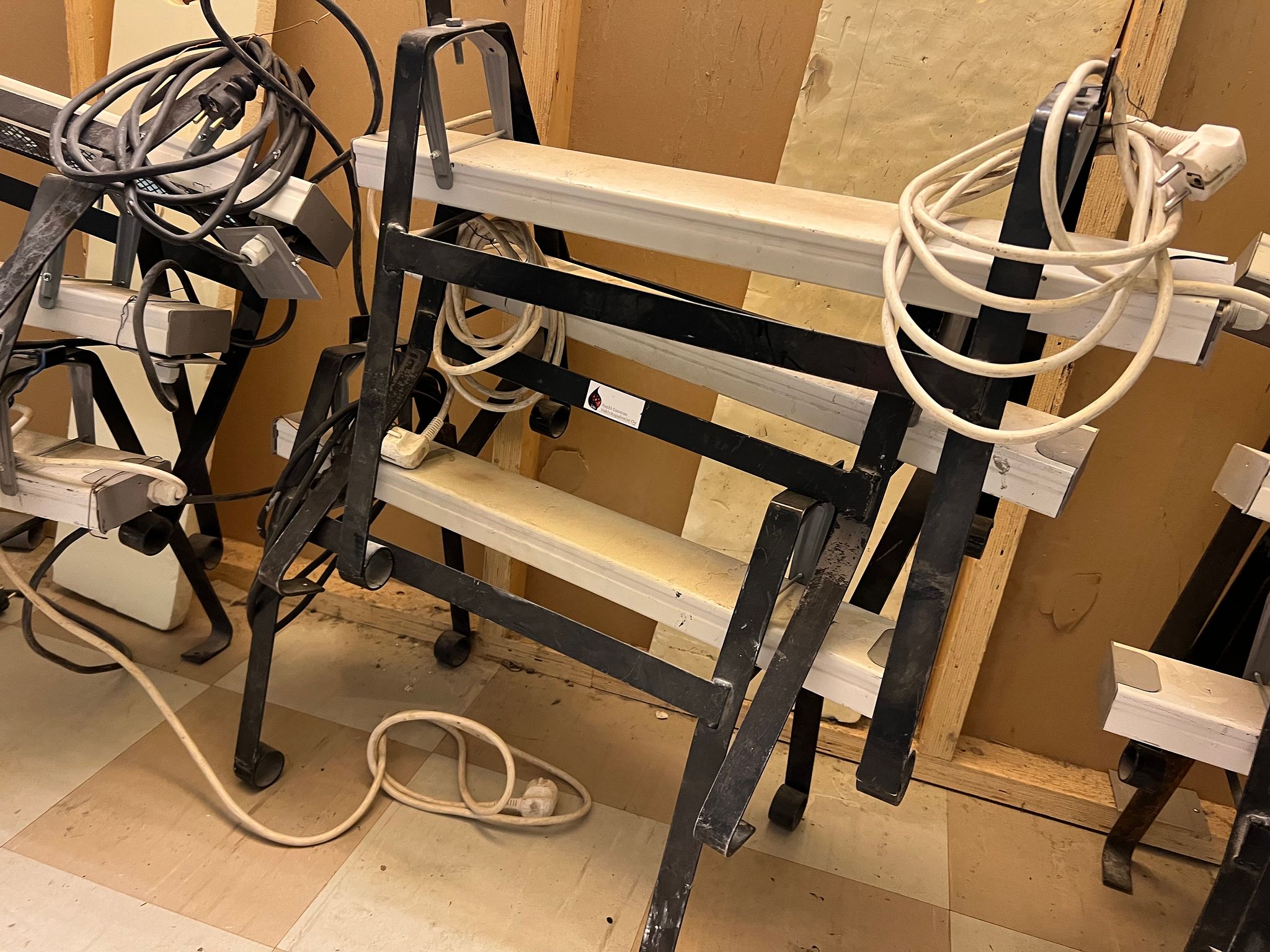 Image 3/8