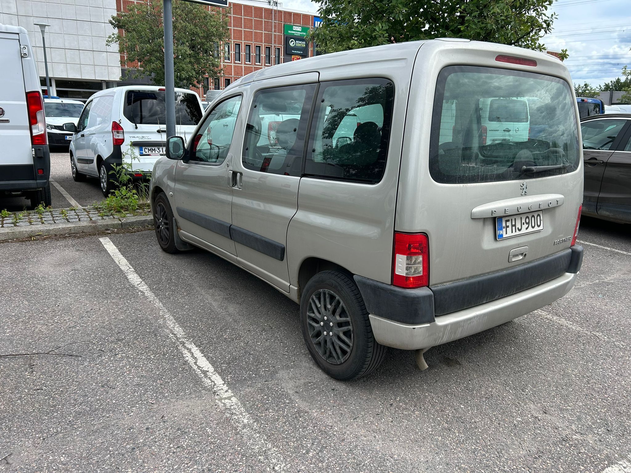 Image 3/13